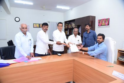 ತುಮಕೂರು ನಗರ ವಿಧಾನಸಭಾ ಕ್ಷೇತ್ರದ ಬಿಜೆಪಿ  ಅಭ್ಯರ್ಥಿಯಾದ ಜಿ.ಬಿ.ಜ್ಯೋತಿಗಣೇಶ್ ನಾಮಪತ್ರ ಸಲ್ಲಿಕೆ