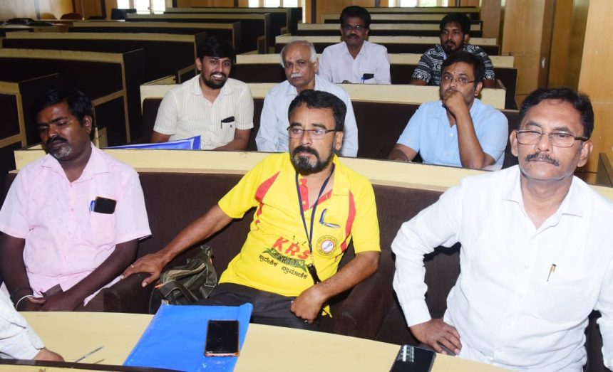 ತುಮಕೂರು ನಗರ ವಿಧಾನಸಭಾ ಕ್ಷೇತ್ರಕ್ಕೆ ಸಂಬAಧಿಸಿದ ನಾಮಪತ್ರಗಳ ಪರಿಶೀಲನೆ