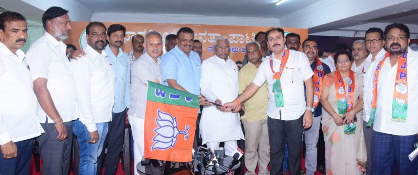 Jds ರಾಜ್ಯ ವಕ್ತಾರರ ರಾಜೀನಾಮೆ ನೀಡಿದ್ದ ಬೆಳ್ಳಿ ಲೋಕೇಶ್ Bjp ಸೇರ್ಪಡೆ