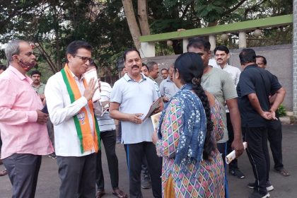 ಬಿಜೆಪಿ ಅಭ್ಯರ್ಥಿ ಶಾಸಕ ಜಿ.ಬಿ.ಜ್ಯೋತಿಗಣೇಶ್ ರವರು ಸಾರ್ವಜನಿಕರ ಬಳಿ ಮತಯಾಚನೆ