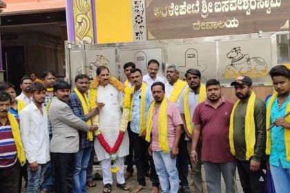 ಪಕ್ಷೇತರ ಅಭ್ಯರ್ಥಿ ಸೊಗಡು ಶಿವಣ್ಣ ಮಿಂಚಿನ ಮತಯಾಚನೆ