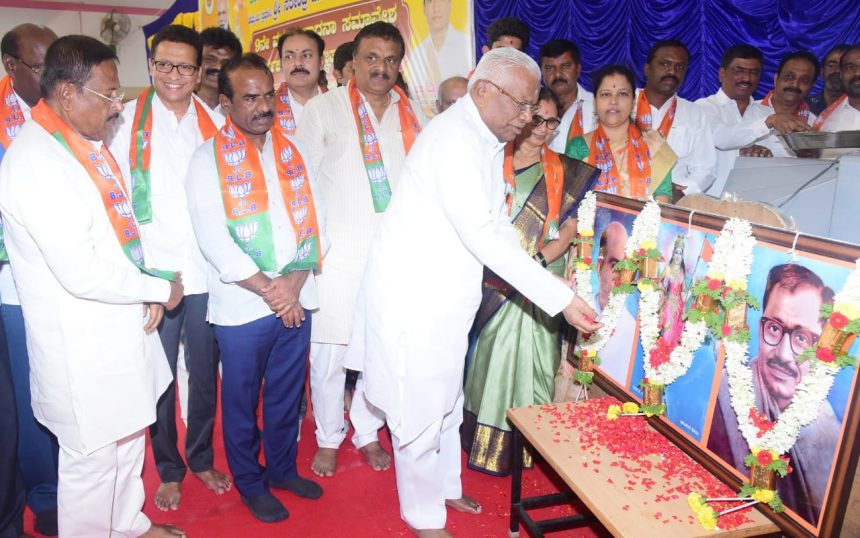 ಪ್ರಧಾನಿಯಾಗಬೇಕೆಂದು ಬಯಸಿದ್ದಾರೆ.