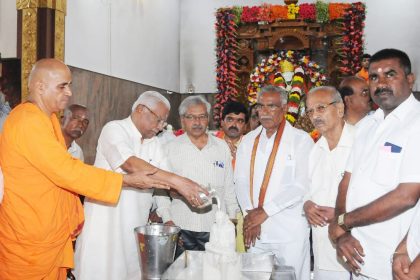 ನಗರದ ವಿವಿಧಡೆ ಸಾಯಿಬಾಬಾ ದೇಗುಲಗಳಲ್ಲಿ ಗುರುಪೂರ್ಣಮಿ ಆಚರಣೆ