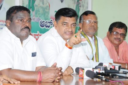 ಕೊಬ್ಬರಿ ಬೆಳೆಗಾರರು ಪ್ರತಿಭಟನೆ