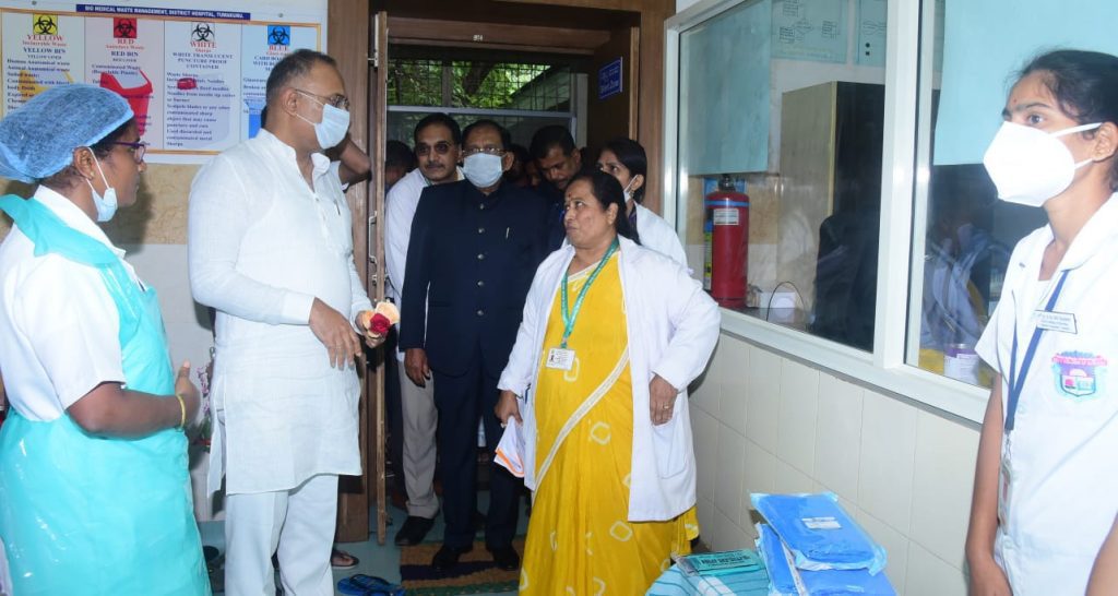 ಆರೋಗ್ಯ ಮತ್ತು ಕುಟುಂಬ ಕಲ್ಯಾಣ ಇಲಾಖೆ ಸಚಿವರಾದ ದಿನೇಶ್ ಗುಂಡೂರಾವ್ Tumkur ಜಿಲ್ಲಾ ಆಸ್ಪತ್ರೆಗೆ ಭೇಟಿ