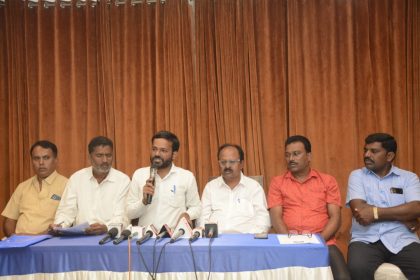 ಕಾಡುಗೊಲ್ಲ ಜನಾಂಗದ ವಿರೋಧಿಗಳು