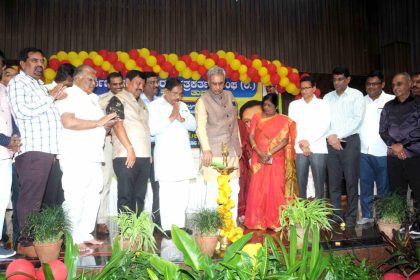 ೨೫ ಪತ್ರಕರ್ತರ ಮಕ್ಕಳಿಗೆ ಪ್ರತಿವರ್ಷ ಪ್ರತಿ ಮಗುವಿಗೆ ತಲಾ 1 ಲಕ್ಷ ರೂ.ನಂತೆ ಸ್ಕಾಲರ್ ಶಿಪ್