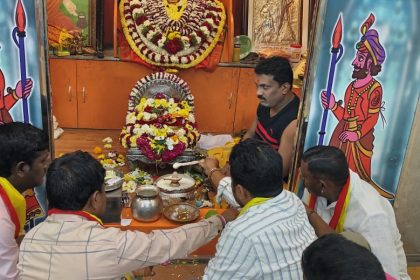 ಕರವೇ ಕಾರ್ಯಕರ್ತರಿಂದ ದತ್ತನ ಸನ್ನಿಧಿಯಲ್ಲಿ ವಿಶೇಷ ಪೂಜೆ!!!