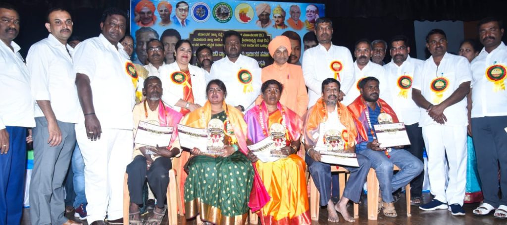 ಶಿಕ್ಷಣದಿಂದ ಮಾತ್ರ ಮನುಷ್ಯ ಸ್ವಾಭಿಮಾನ ಮತ್ತು ಸ್ವಾವಲಂಬನೆಯಿOದ ಬದುಕಲು ಸಾಧ್ಯ