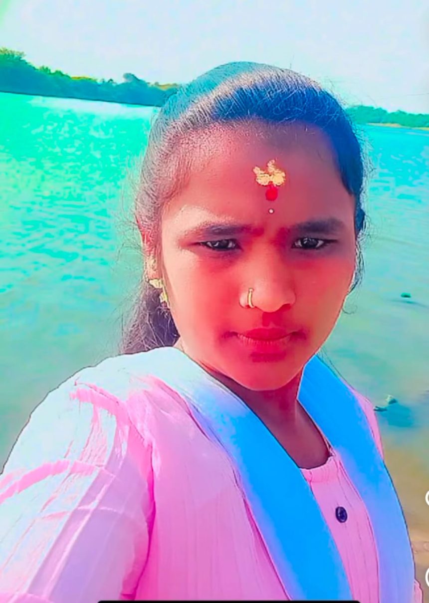 ಹಾವು ಕಚ್ಚಿ ವಿದ್ಯಾರ್ಥಿನಿ ಸಾವು: ₹10 ಲಕ್ಷ ಪರಿಹಾರಕ್ಕೆ ಆಗ್ರಹ