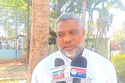 ತುಮಕೂರು : ನಗರದಲ್ಲಿ ಇತ್ತೀಚೆಗೆ ಪುಂಡರ ಹಾವಳಿ ಹೆಚ್ಚಾಗಿದ್ದು ಮಚ್ಚು, ಲಾಂಗು ಸೇರಿದಂತೆ ಇನ್ನಿತರೆ ಮಾರಕಾಸ್ತ್ರಗಳನ್ನು ಕೈಯಲ್ಲಿ